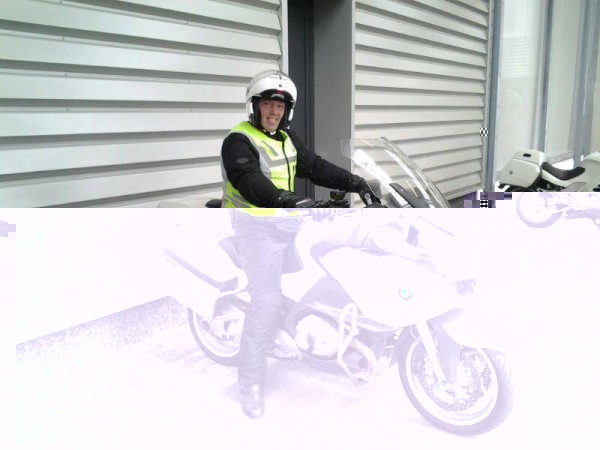 2014-05-07 Evert op zijn nieuwe motor.jpg (65.72 KiB) 1689 keer bekeken Klaar om mijn motor mee te nemen